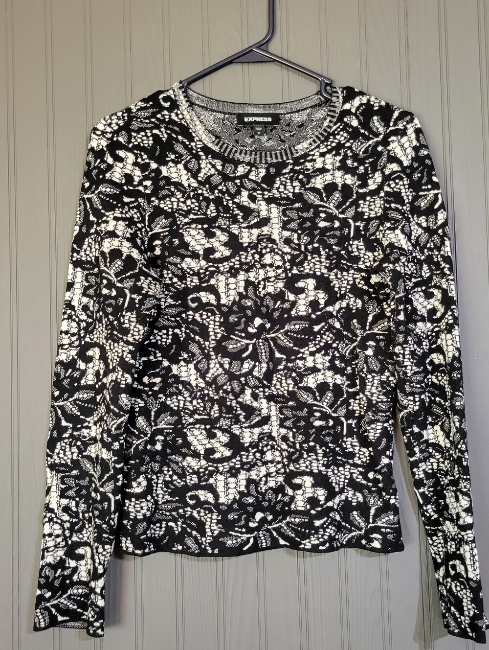 Express Long Sleeve Crewneck Sweater Floral Print Black White Women's Medium